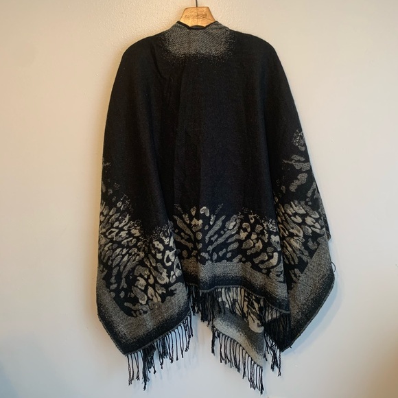Accessory Street Flowy Sparkle Animal Poncho - Picture 2 of 6